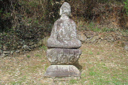 곡성당동리석조여래좌상