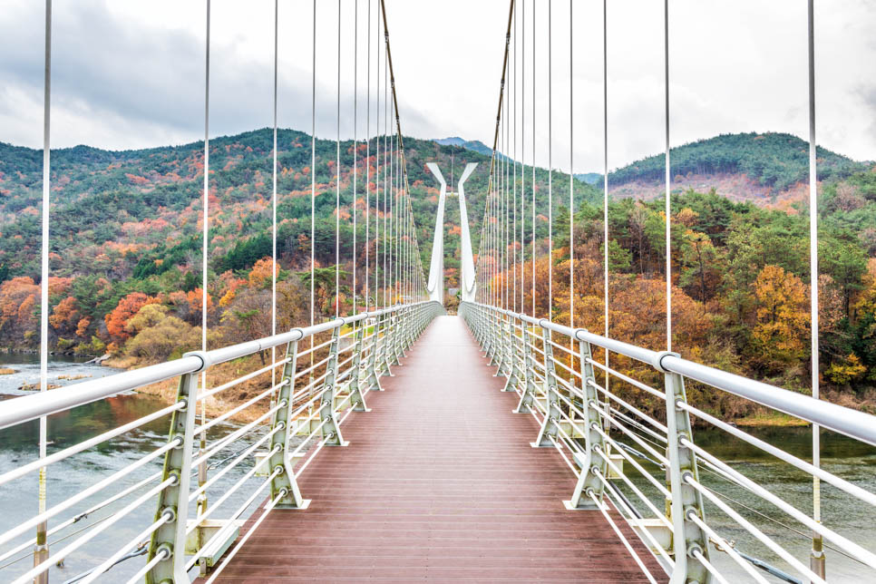 대황강 출렁다리 