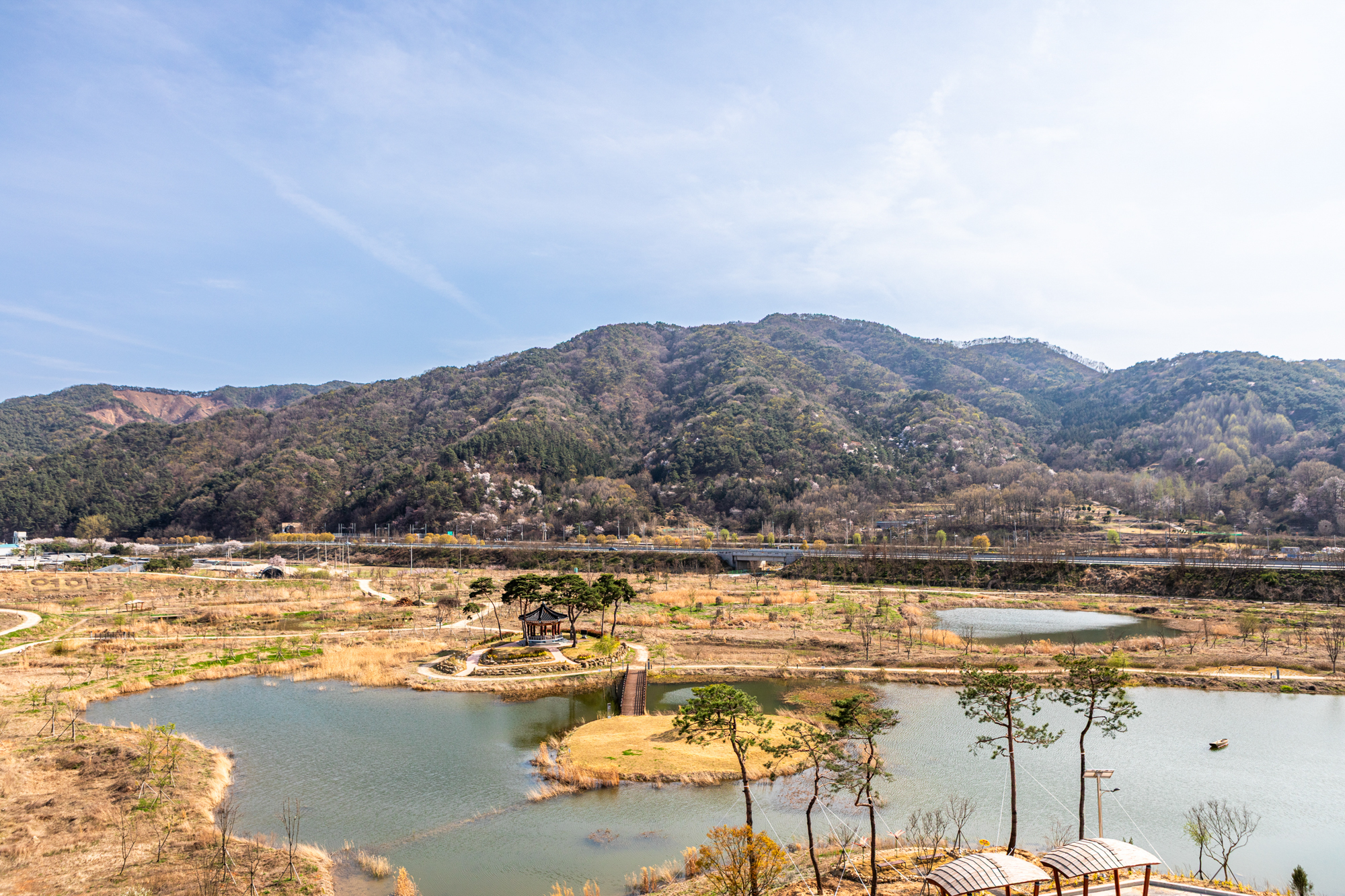 전망대에서 바라본 용무정