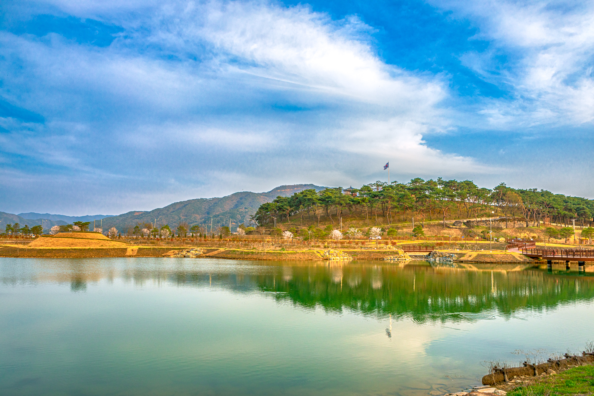 뚝방생태공원과 충의공원